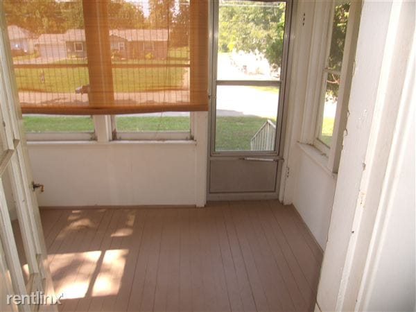 Building Photo - 149 Woodland Ave