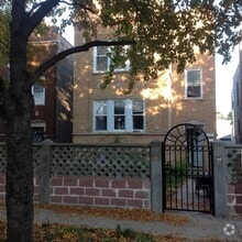 Building Photo - 1707 N Luna Ave