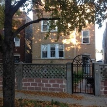 Building Photo - 1707 N Luna Ave