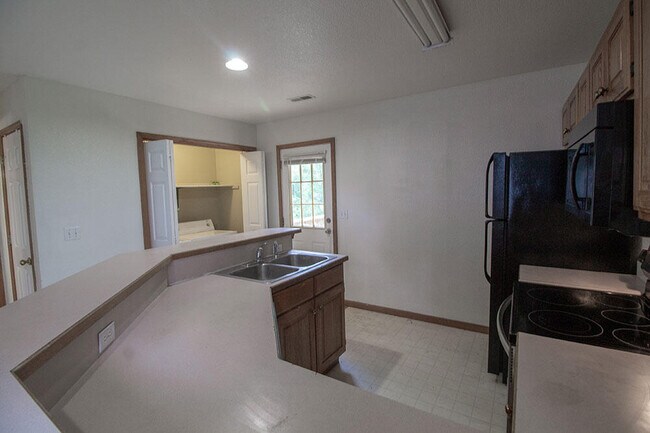 Foto del edificio - 5342 Godas Cir