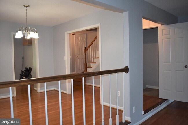 Building Photo - 1002 Windrush Ln