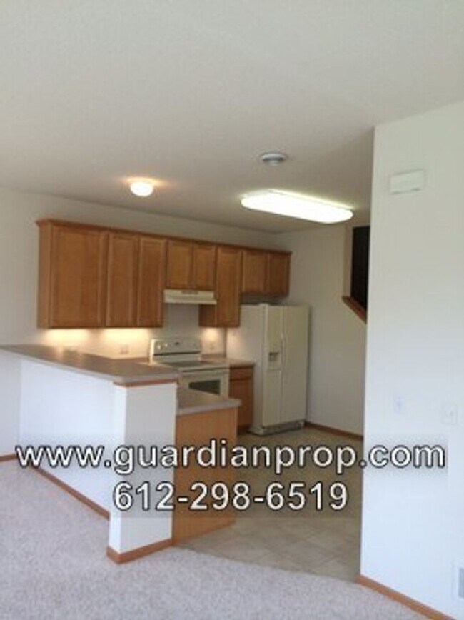 Foto del edificio - End Unit Townhouse for October 1 Close to ...