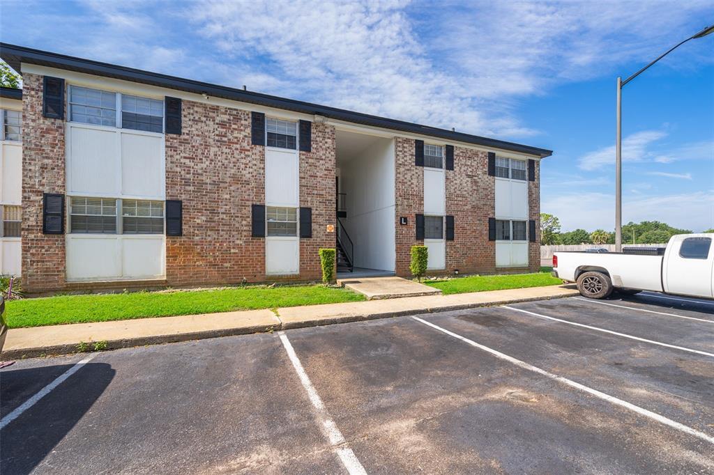 Foto principal - 5317 Curry Ford Rd