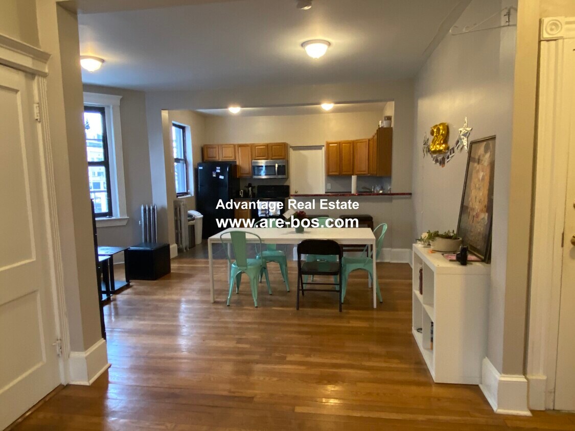 Need details for 1055 commonwealth ave boston? Find location info, amenities, and more right here.