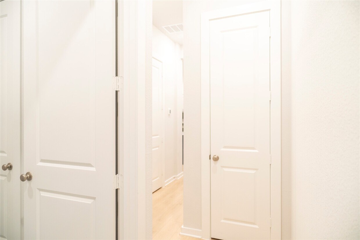 Building Photo - 6519 Bramble Cv Ln