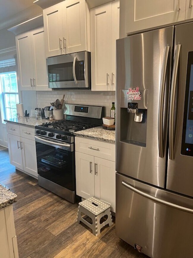 Photo - BEAUTIFUL HOME MINUTES FROM HARRISON BAY S...