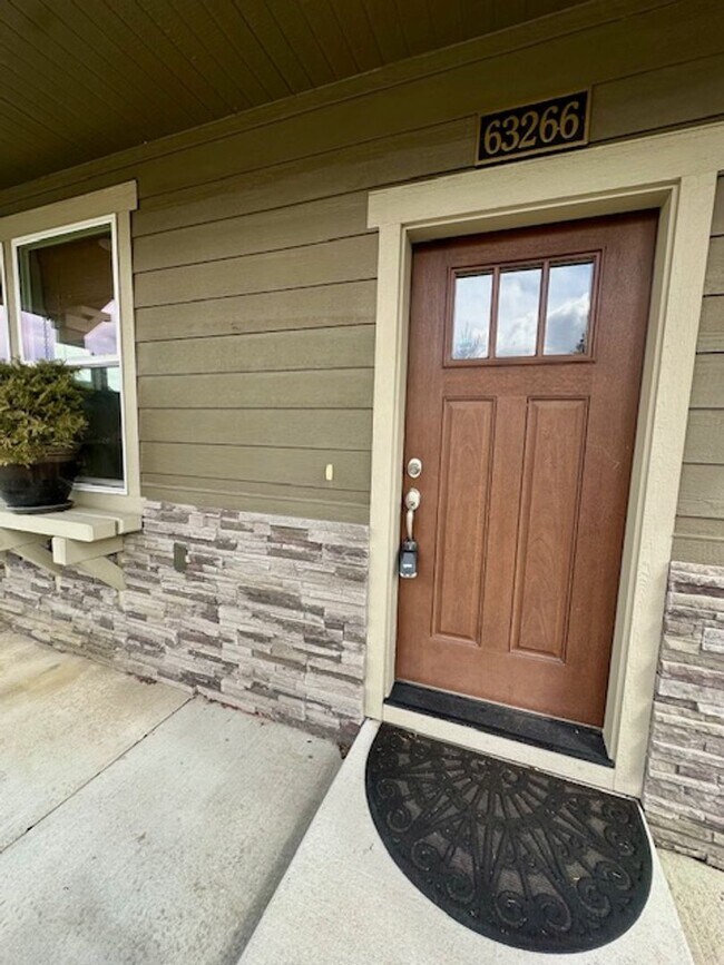 Foto del edificio - 63266 NW Newhall Pl