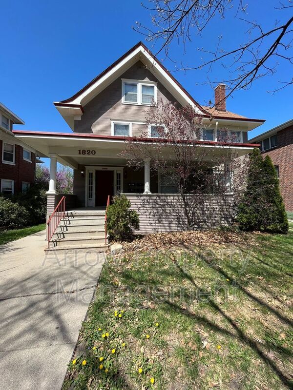 Foto principal - 1820 A St