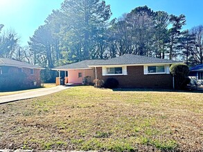Building Photo - 2257 Collins Dr