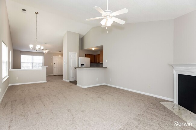 Foto del edificio - 11131 Northwoods Forest Dr, Charlotte, NC ...
