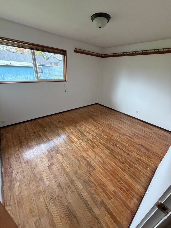 Foto del edificio - 1135 Laurel Ave