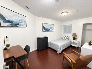 Building Photo - 68 E 200 S