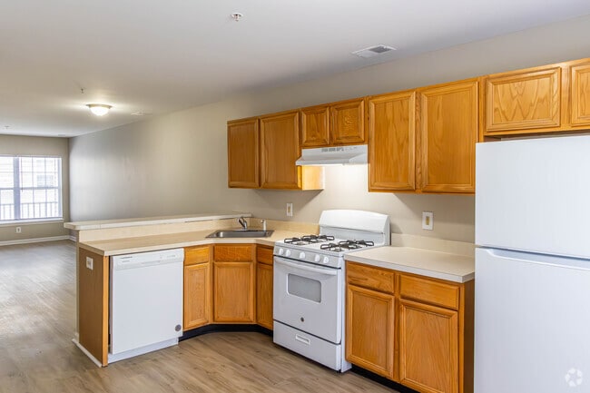 2BR, 1.5BA - 1,286SF - Kitchen - Amber Grove