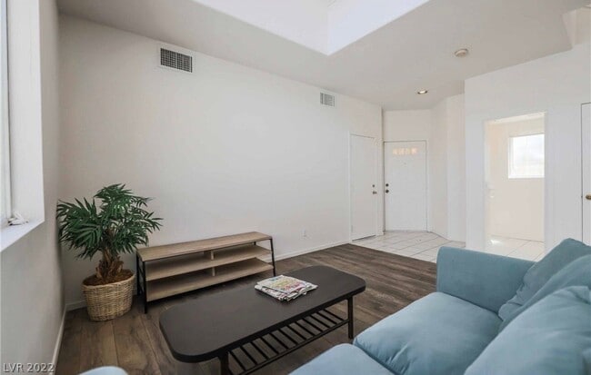 Building Photo - 1701 Park Mesa Ln