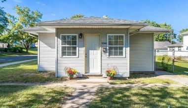 Building Photo - 3245 Ardmore Trail