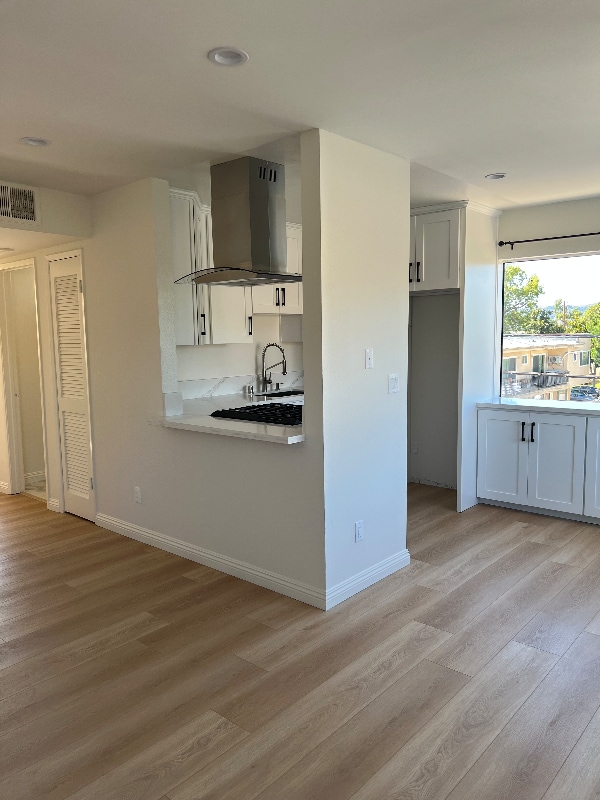 Building Photo - 419 S Verdugo Rd