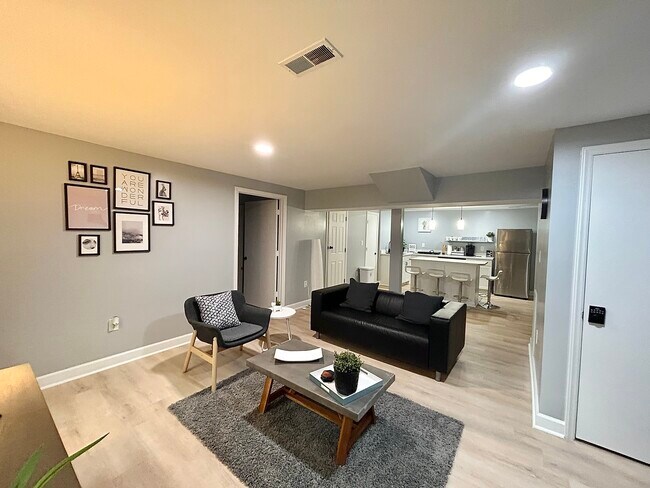 Building Photo - 5331 Poplar Springs Dr