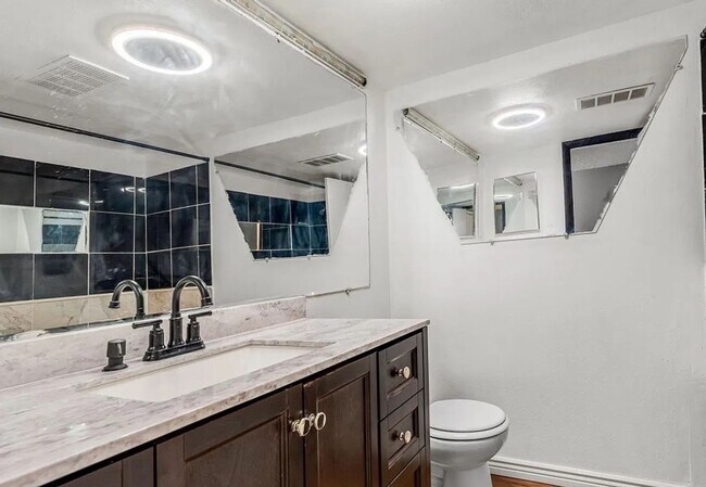 Foto del edificio - Charming 1BR Condo in Denver