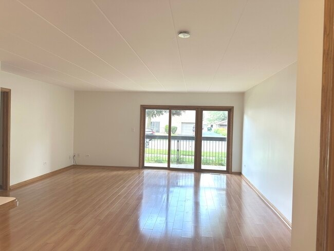 Building Photo - 9529 Minnick Ave