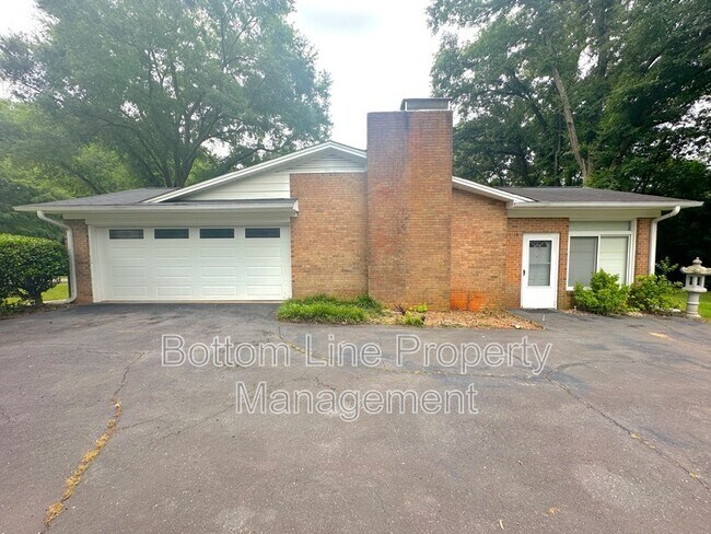 Foto del edificio - 9419 Brenda Ann Rd