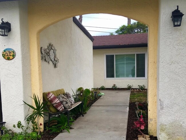 Building Photo - 112 Avenida Dolores