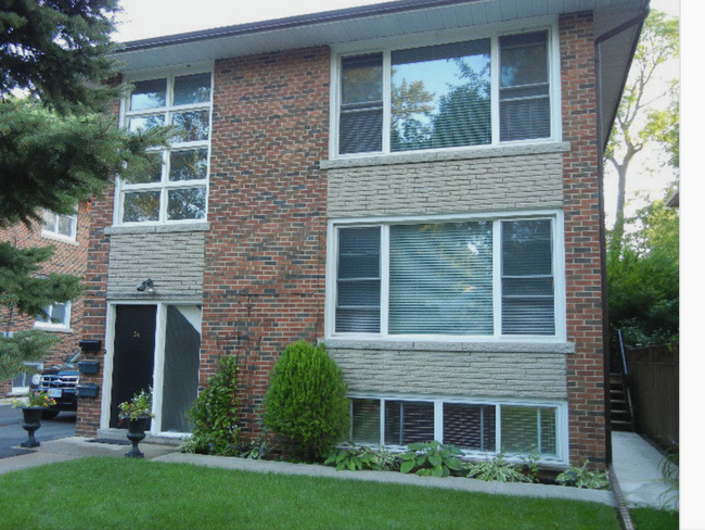 Front of apartment building - 34 Cumberland Dr