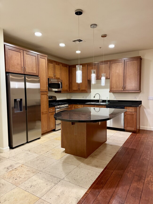 Building Photo - 7291 N Scottsdale Rd