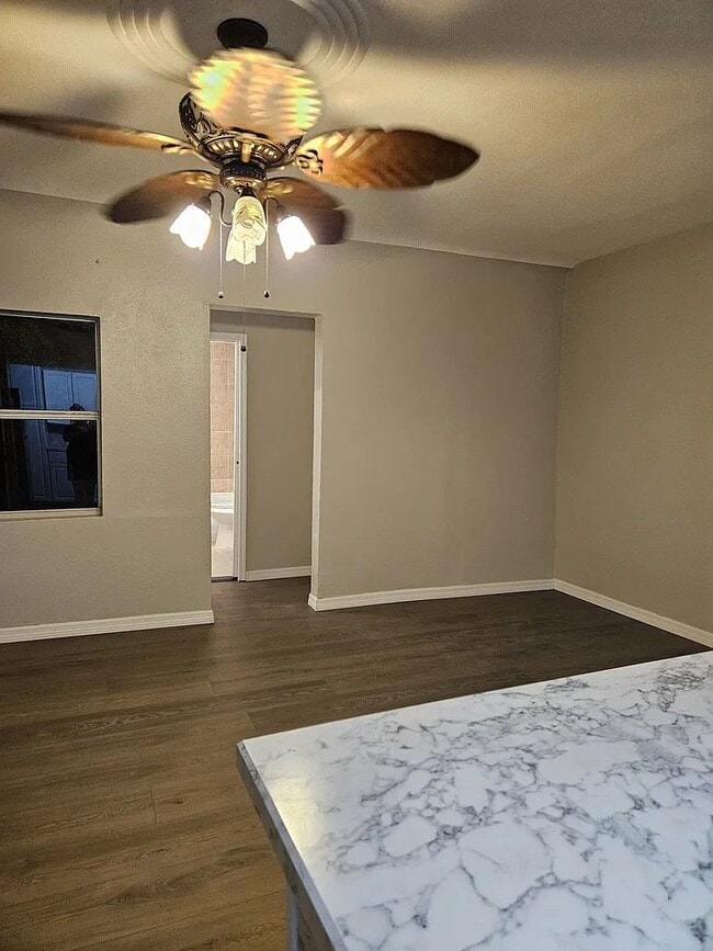 Foto del edificio - 3705 N Clearfield Ave