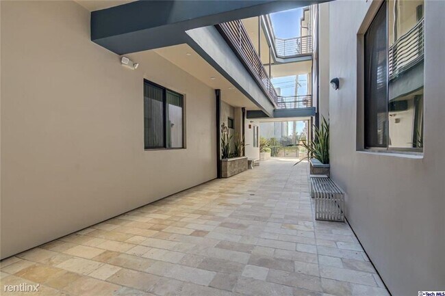 Foto del edificio - 2 br, 2.5 bath Condo - 330 Salem St Apt 302