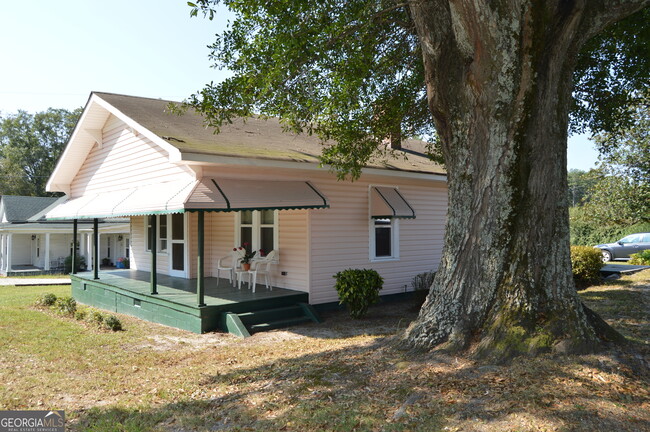 Building Photo - 814 Senoia Rd