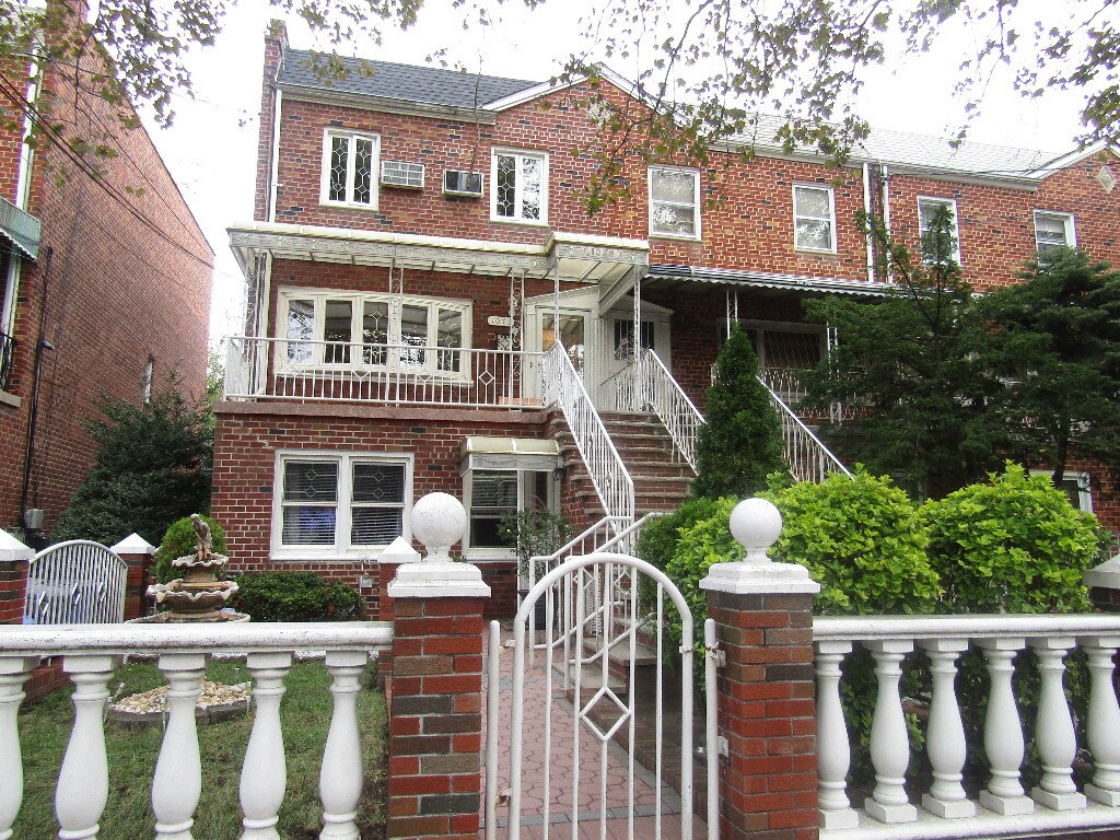 Primary Photo - 1073 E 59th St