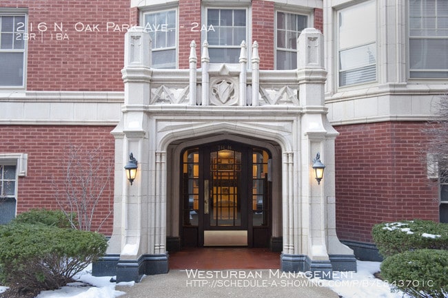 Building Photo - Gorgeous Condo in Heart of Oak Park