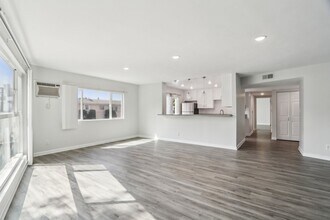 Interior Photo - 8375 Fountain Ave