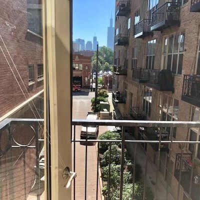 Primary Photo - 1500 W Monroe St