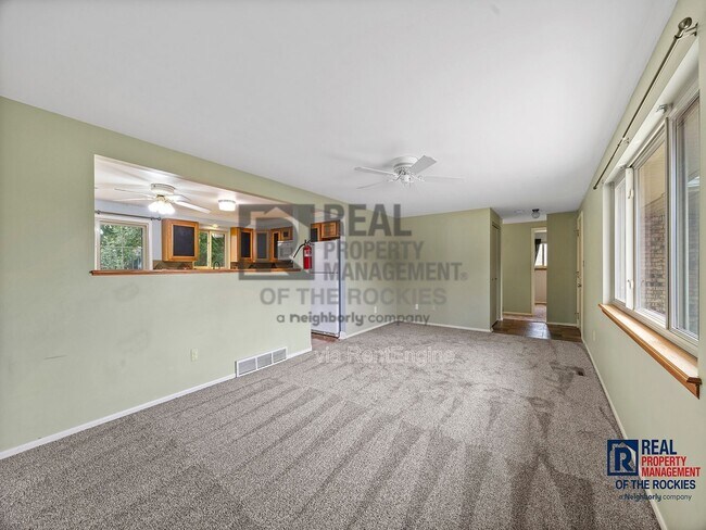 Building Photo - 409 W 47th St