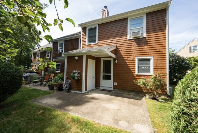 Building Photo - 60 Pattison St
