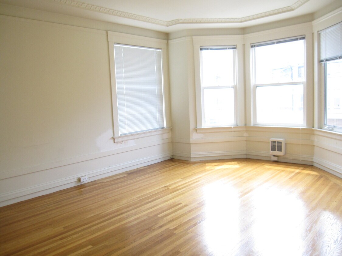 Primary Photo - 404 12th Ave