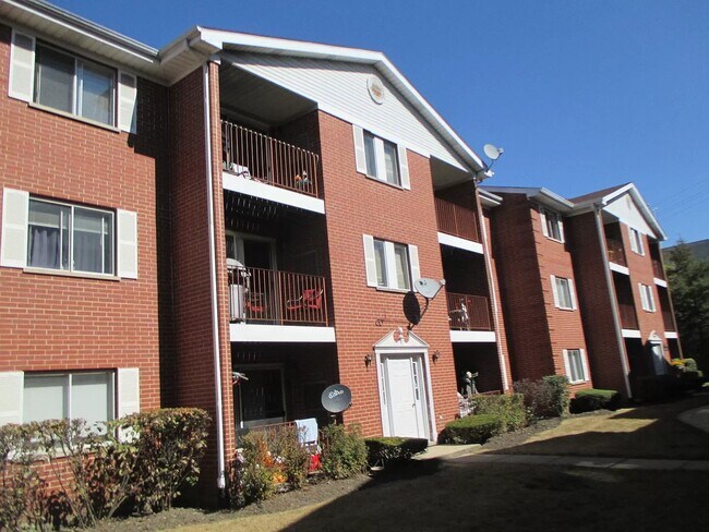 Building Photo - 493 Leslie Ct