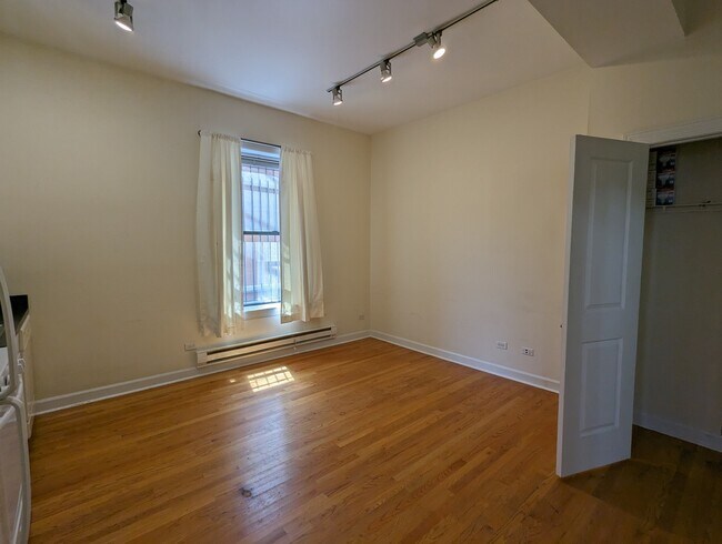 Foto del edificio - 4715 N Sheridan Rd