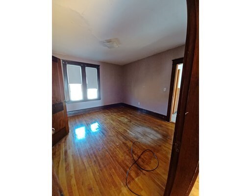 Primary Photo - 33 Houghton St
