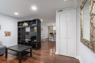 Building Photo - 1344 Potomac Ave SE