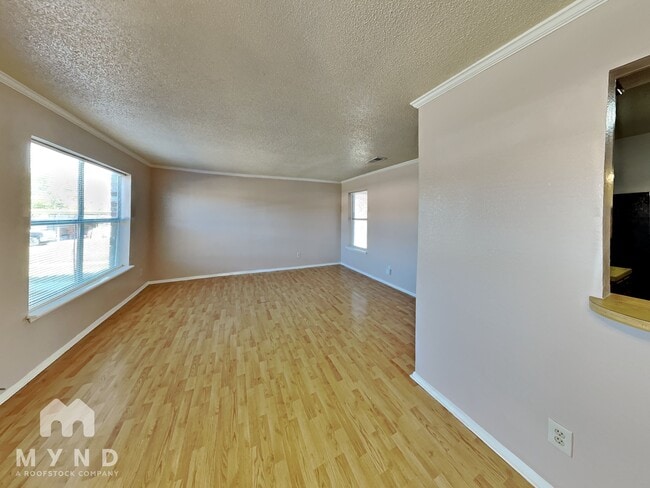 Building Photo - 5515 Brookview Ct