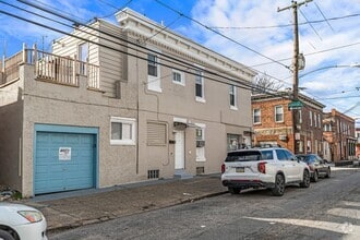 Building Photo - 2001 S Hemberger St