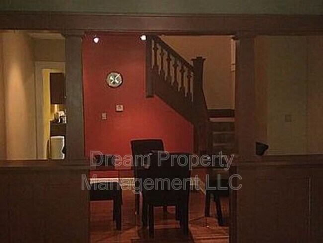 Foto del edificio - 2424 N Delaware St