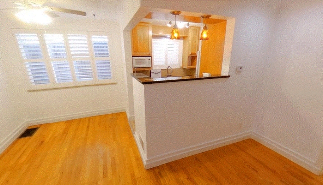 Building Photo - 245 S Pennsylvania St