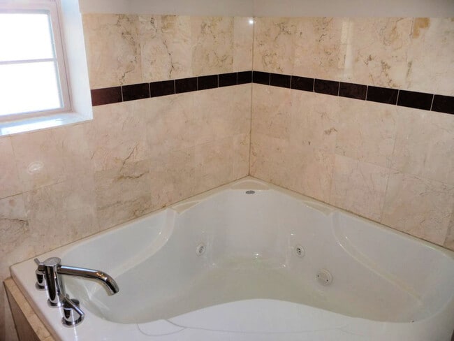 Building Photo - 4518 N Kedzie Ave