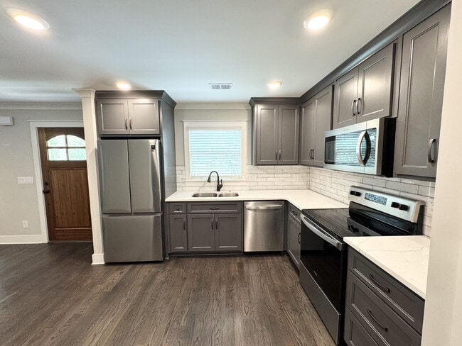 Building Photo - Walk to Downtown Ball Ground—Charming 1 Be...