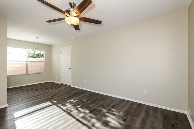 Building Photo - 909 E Marco Polo Rd