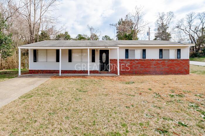 Foto principal - 904 Kirkland Dr