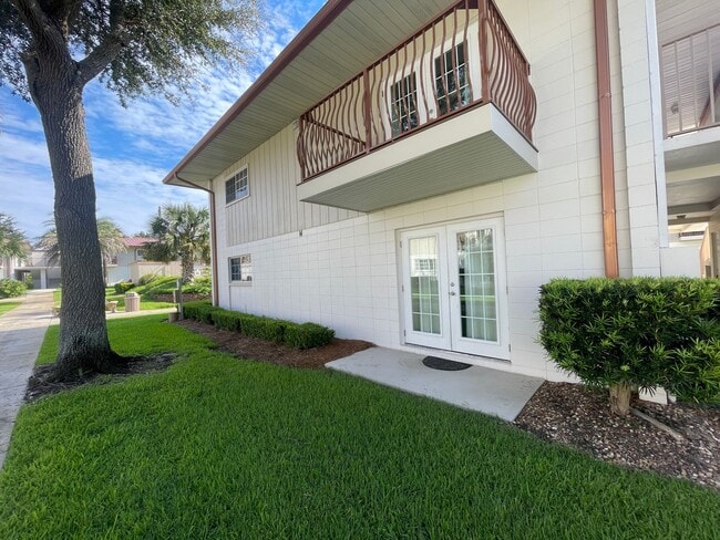 Building Photo - For Lease - 2BR/1BA at Landmark Condominiums!